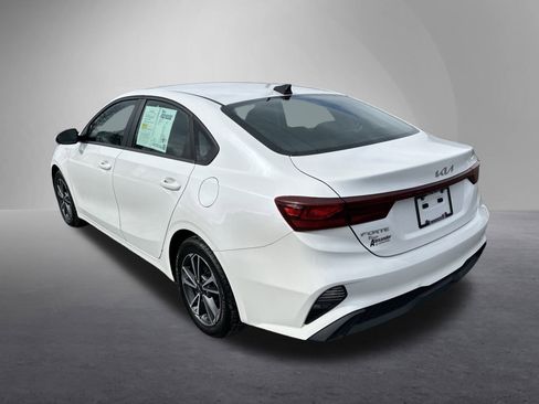 Used 2024 Kia Forte LXS image 6