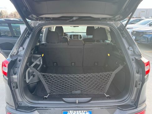 Used 2015 Jeep Cherokee Latitude w/ Comfort/Convenience Group image 13