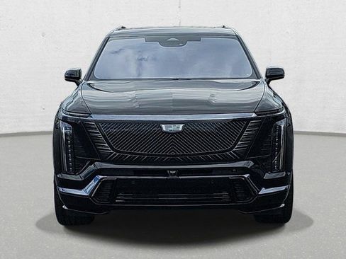 New 2026 Cadillac Vistiq Platinum w/ LPO, Floor Liner Package image 2