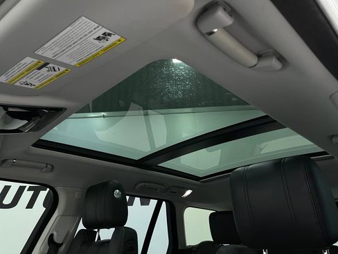 Used 2015 Land Rover Range Rover Supercharged image 11