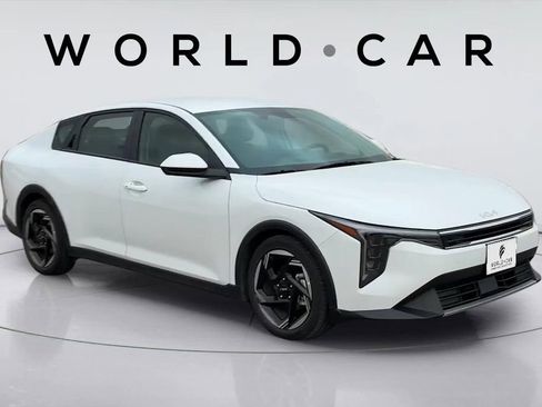 Certified 2025 Kia K4 EX FWD image 1