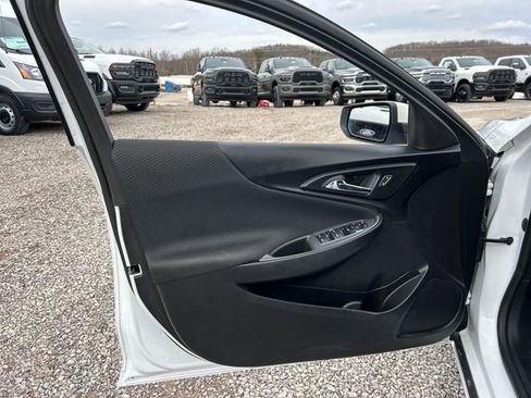 Used 2024 Chevrolet Malibu LT image 32