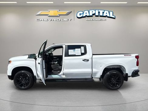 Used 2026 Chevrolet Silverado 1500 LT Trail Boss w/ LPO, Dark Essentials Package AWD/4WD image 9