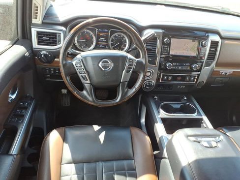 Used 2019 Nissan Titan Platinum Reserve w/ Platinum Utility Package AWD/4WD image 12