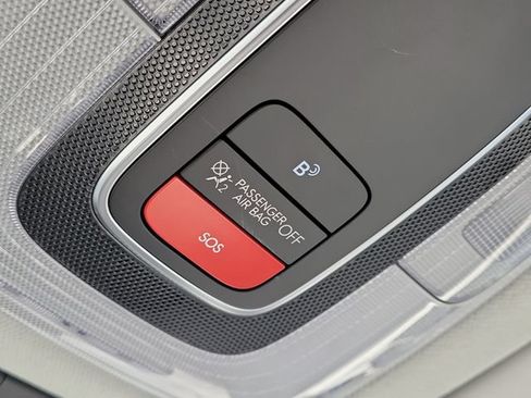 Used 2025 Hyundai Kona SEL FWD image 29