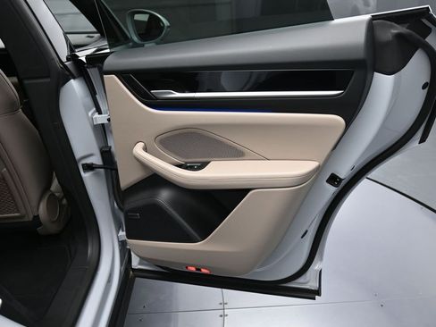 Certified 2025 Porsche Macan 4 Electric image 24