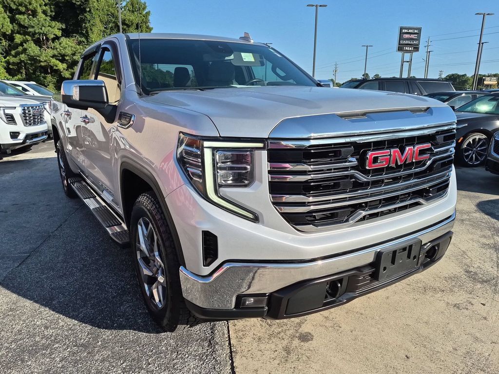 Used 2022 GMC Sierra 1500 SLT w/ SLT Premium Package AWD/4WD image 5