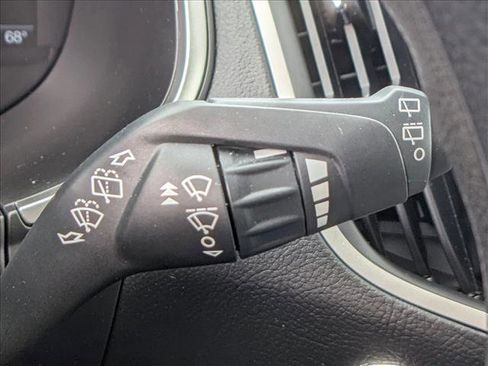 Used 2021 Ford Edge SE image 27