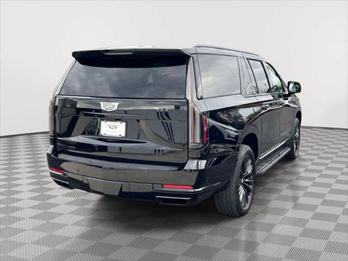 Used 2025 Cadillac Escalade ESV Sport w/ LPO, ONYX Package AWD/4WD image 7