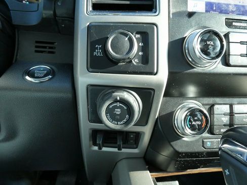 Used 2019 Ford F150 Lariat w/ Equipment Group 502A Luxury image 28