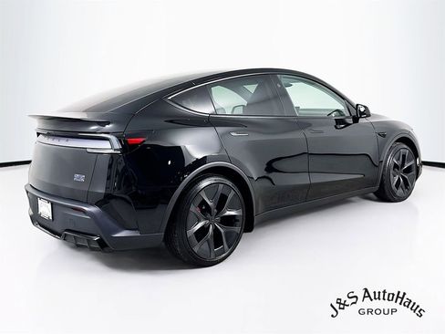Used 2026 Tesla Model Y Performance image 7