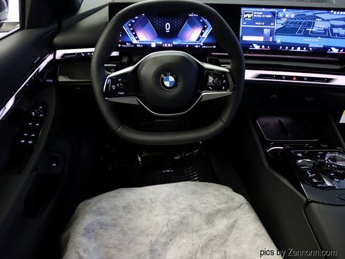 Used 2026 BMW 540i xDrive w/ Executive Package image 12