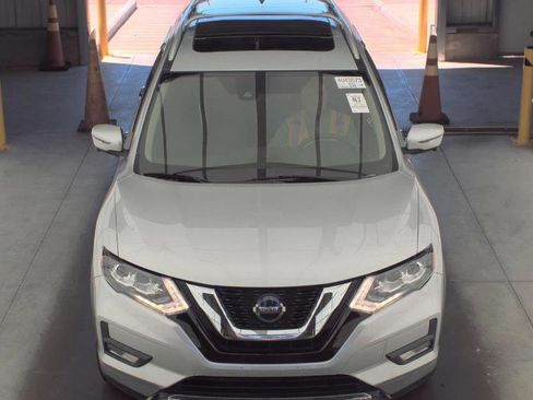 Used 2020 Nissan Rogue SL w/ Premium Package FWD image 2