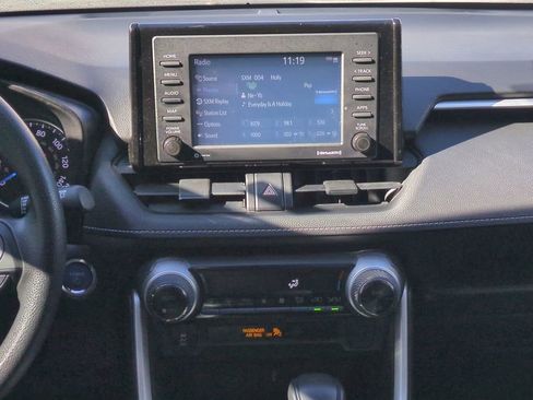 Certified 2022 Toyota RAV4 XLE image 17