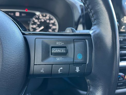 Used 2023 Nissan Pathfinder SL image 15