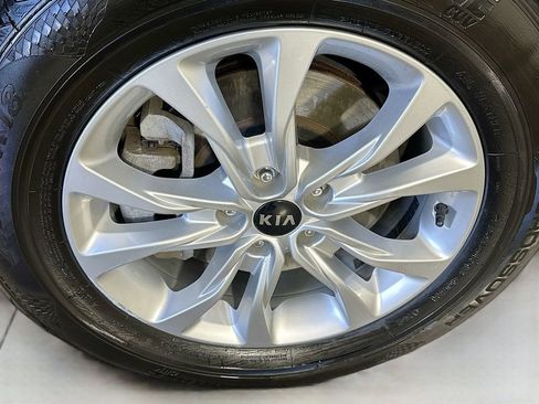 Certified 2021 Kia Telluride LX AWD/4WD image 12