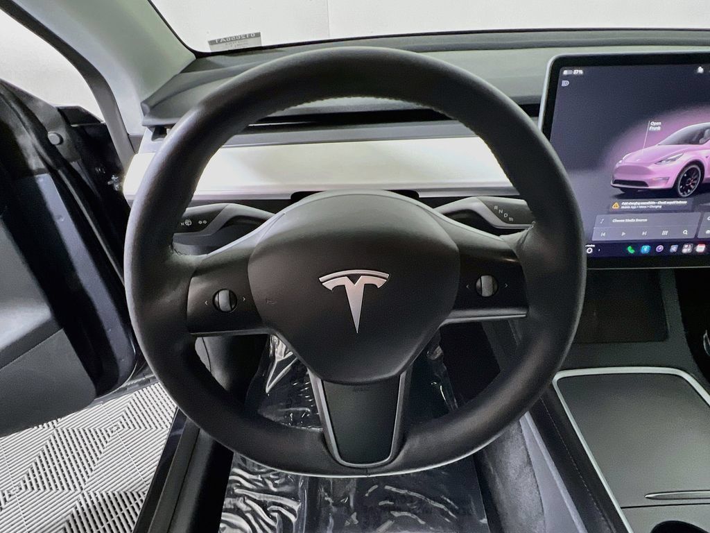 Used 2022 Tesla Model Y Performance AWD/4WD image 9