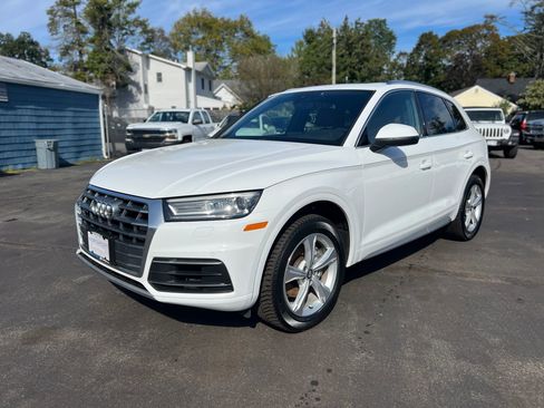 Used 2020 Audi Q5 2.0T Premium w/ Convenience Package image 2