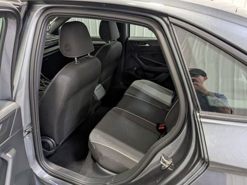 Used 2025 Volkswagen Jetta Sport FWD image 9