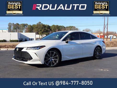 Used 2019 Toyota Avalon XSE image 1