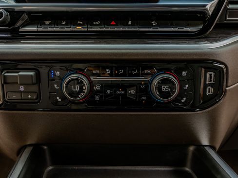 Used 2026 Chevrolet Silverado 2500 LTZ w/ LTZ Plus Package image 26