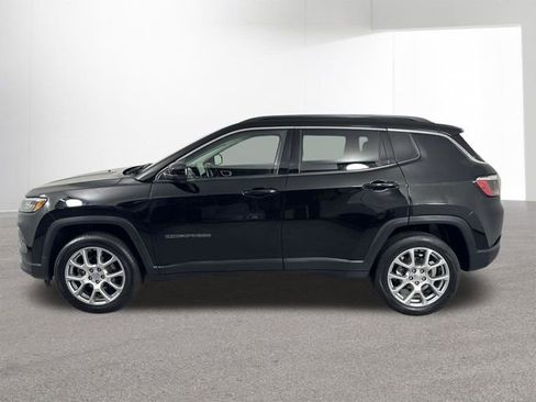 Used 2022 Jeep Compass Latitude AWD/4WD image 28