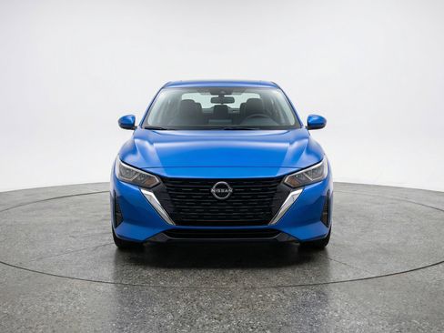 Used 2025 Nissan Sentra SV FWD image 2