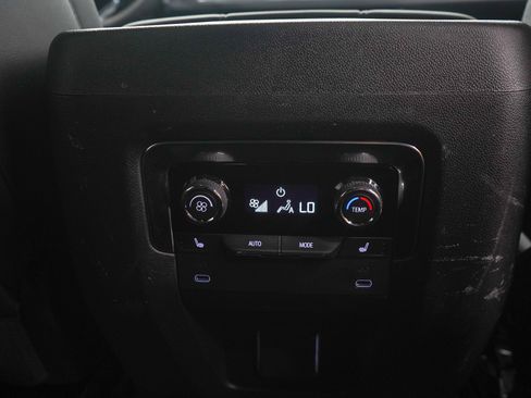 Used 2025 Chevrolet Tahoe Z71 w/ Z71 Off-Road Package AWD/4WD image 14