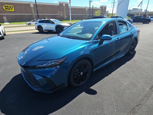 Certified 2026 Toyota Camry SE FWD image 7
