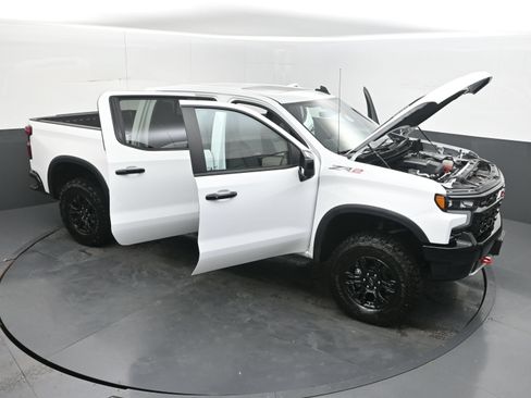 Used 2024 Chevrolet Silverado 1500 ZR2 w/ Technology Package AWD/4WD image 38