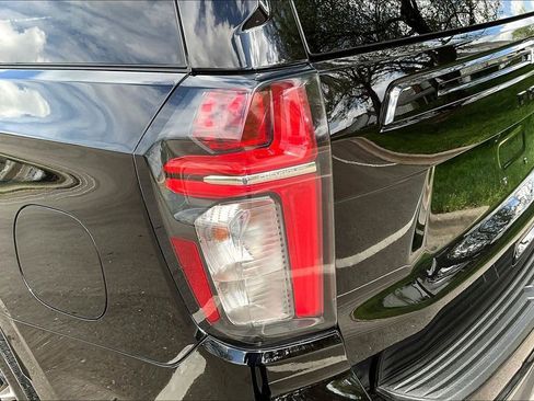 Used 2024 Chevrolet Tahoe RST w/ Luxury Package AWD/4WD image 22