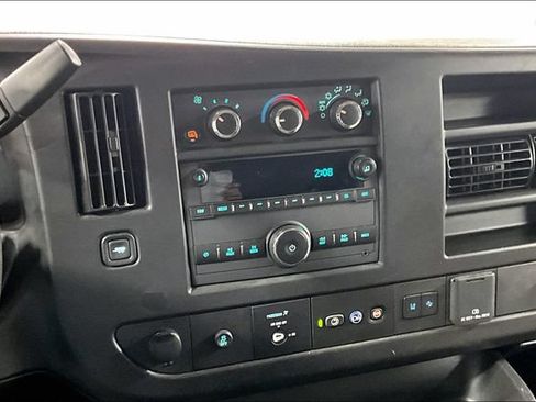 Used 2025 GMC Savana 3500 LT w/ LT Preferred Equipment Group RWD image 4