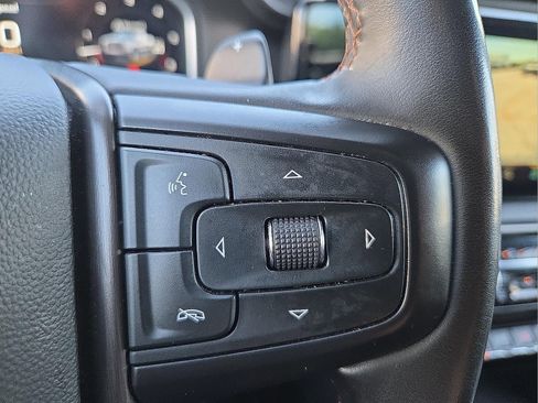 Used 2023 GMC Sierra 1500 AT4 w/ Technology Package AWD/4WD image 18