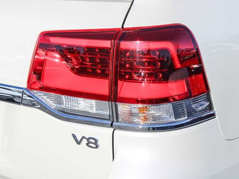 Used 2021 Toyota Land Cruiser image 10