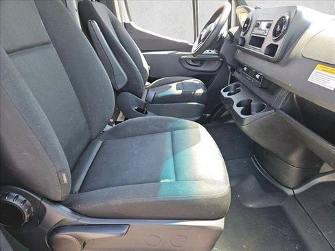 Used 2023 Mercedes-Benz Sprinter 2500 image 18