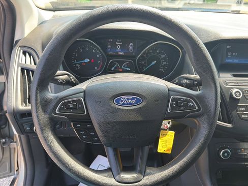 Used 2016 Ford Focus SE FWD image 12