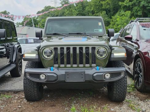 Used 2023 Jeep Wrangler Unlimited Rubicon 4xe w/ Cold Weather Group AWD/4WD image 3