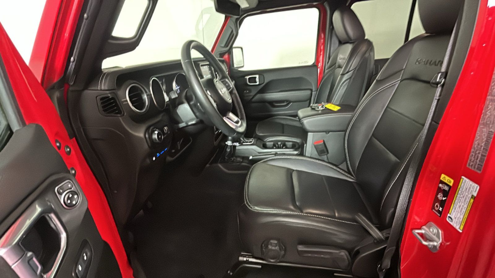 Used 2023 Jeep Wrangler Unlimited Sahara w/ Cold Weather Group AWD/4WD image 13