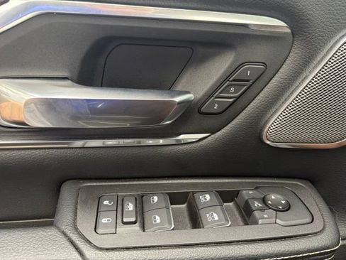 Used 2025 RAM 1500 Laramie AWD/4WD image 12