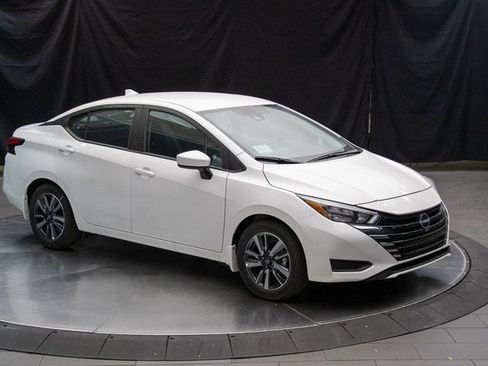 New 2025 Nissan Versa SV w/ Trunk Package image 2