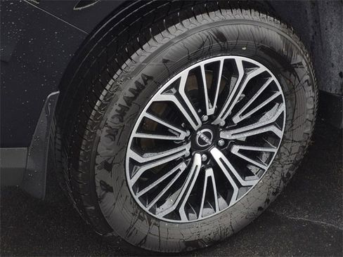 New 2025 Nissan Armada Platinum image 5