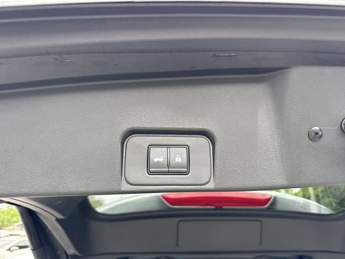 Used 2024 Nissan Rogue SV AWD/4WD image 29
