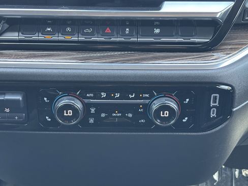 Used 2025 Chevrolet Silverado 1500 LT AWD/4WD image 23