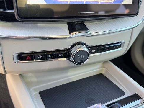 New 2026 Volvo XC60 B5 Ultra w/ Protection Package Premier image 26