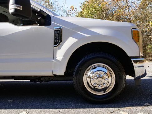 Used 2017 Ford F350 XL w/ Power Equipment Group image 39