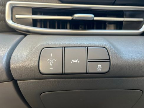 Used 2022 Hyundai Elantra SEL w/ Convenience + Premium Package image 20