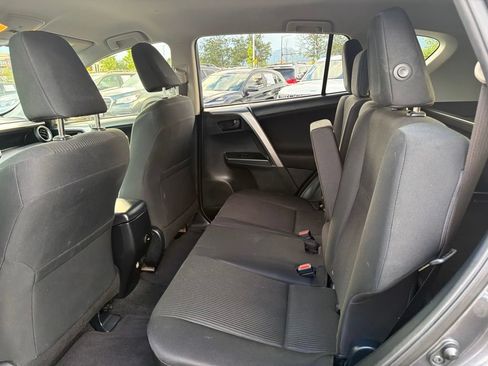 Used 2017 Toyota RAV4 LE FWD image 20