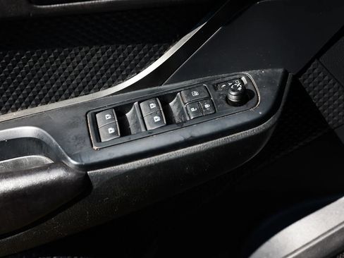 Used 2018 Toyota C-HR XLE FWD image 42