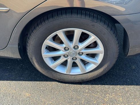 Used 2011 Toyota Camry XLE w/ SE/XLE Extra-Value Pkg FWD image 8
