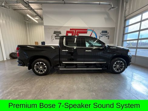 Used 2022 Chevrolet Silverado 1500 High Country w/ Max Trailering Package AWD/4WD image 3